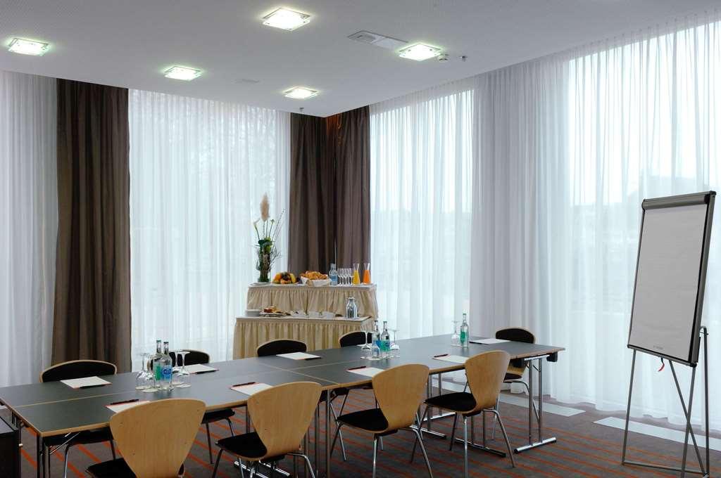 H4 Hotel Золотурн Зручності фото